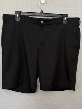 Peter Millar Salem Performance Shorts in Black size 40